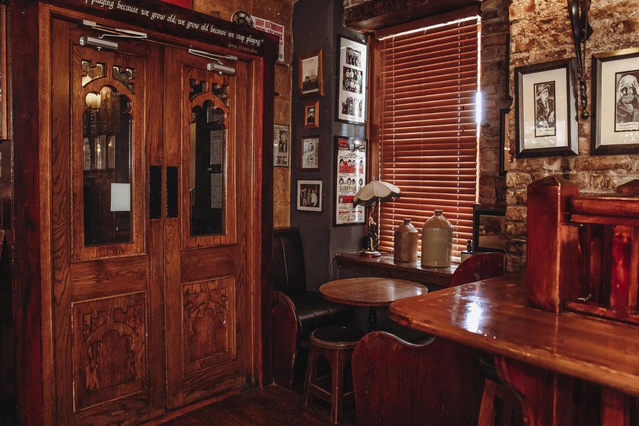 Muskerry Arms Bar And B&B Blarney Bagian luar foto