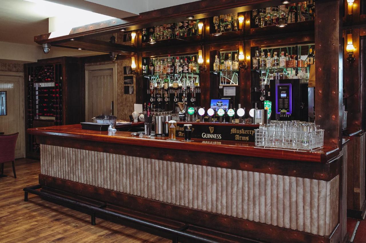 Muskerry Arms Bar And B&B Blarney Bagian luar foto