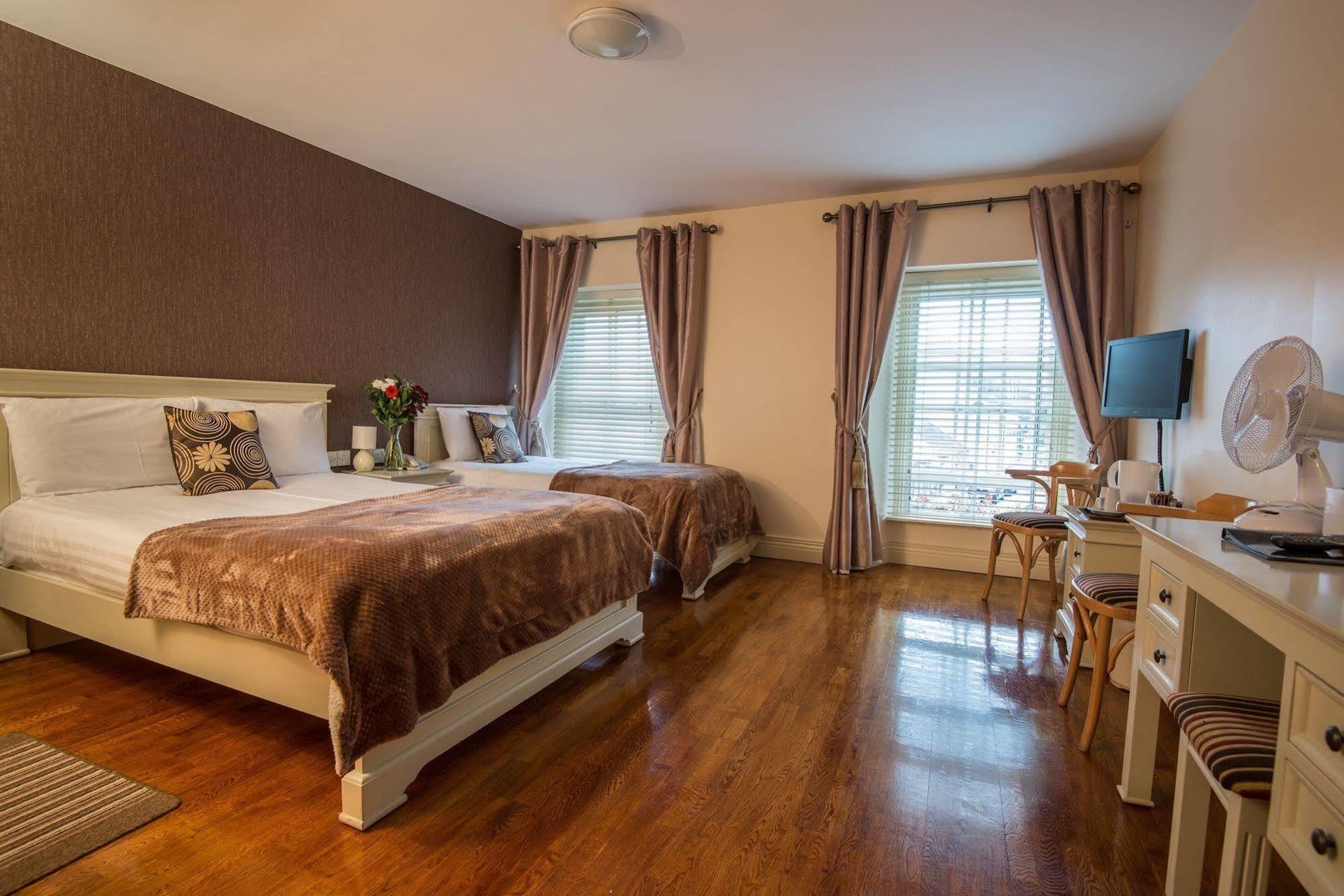 Muskerry Arms Bar And B&B Blarney Bagian luar foto