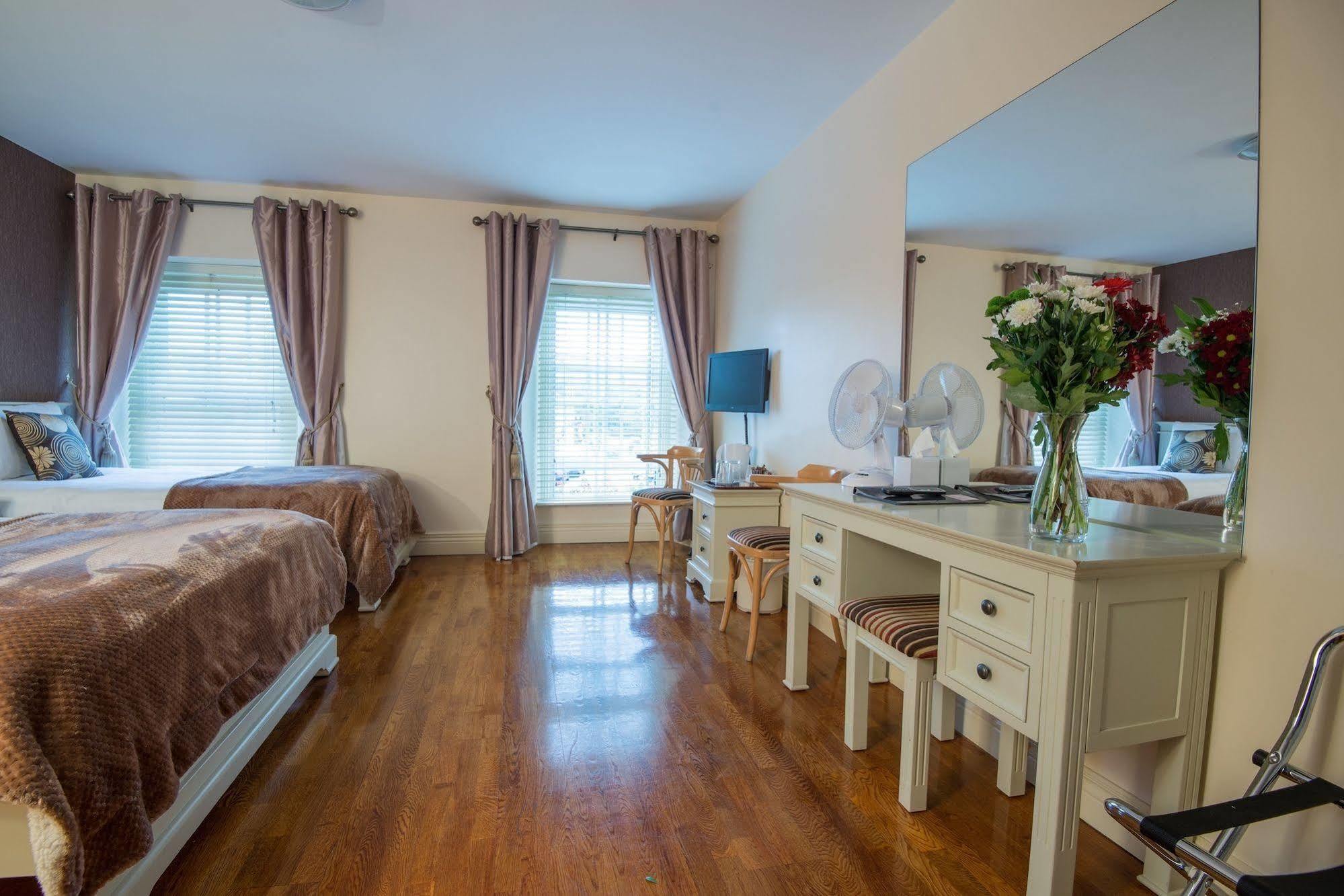 Muskerry Arms Bar And B&B Blarney Bagian luar foto
