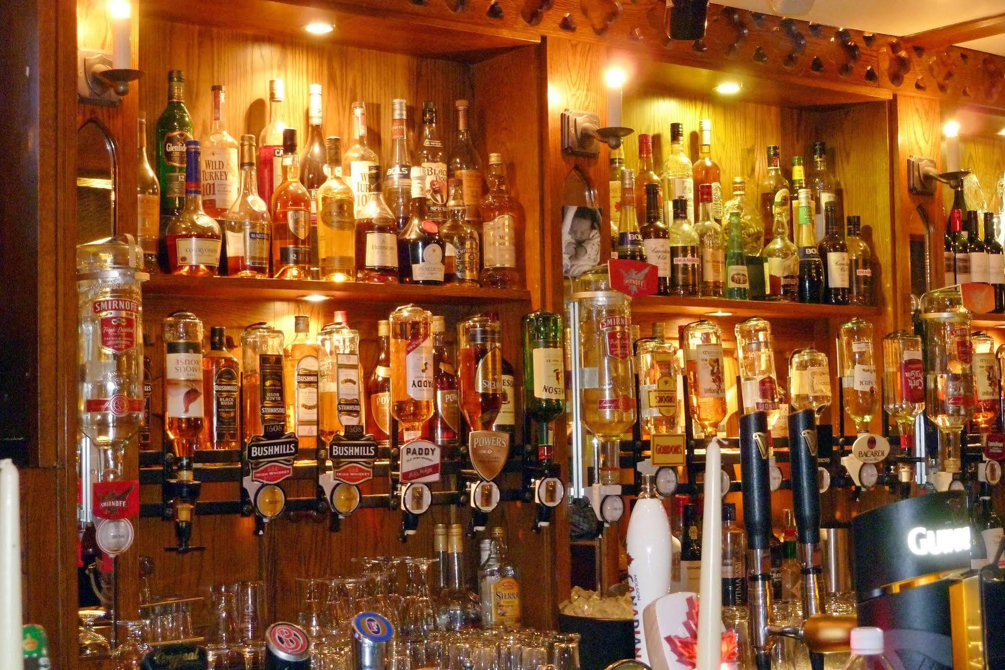 Muskerry Arms Bar And B&B Blarney Bagian luar foto